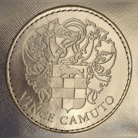 Vince Camuto Medallion Cosmetic Pouch/Clutch in Silver NWOT SALE 🤑🤑🤑🤑🤑🤑 - Picture 16 of 16